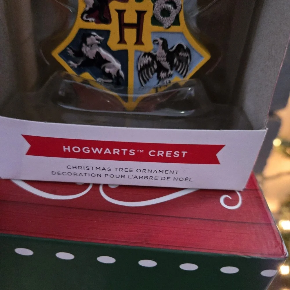Hallmark‎ Harry Potter Hogwarts Crest New In Box Christmas Tree Ornament